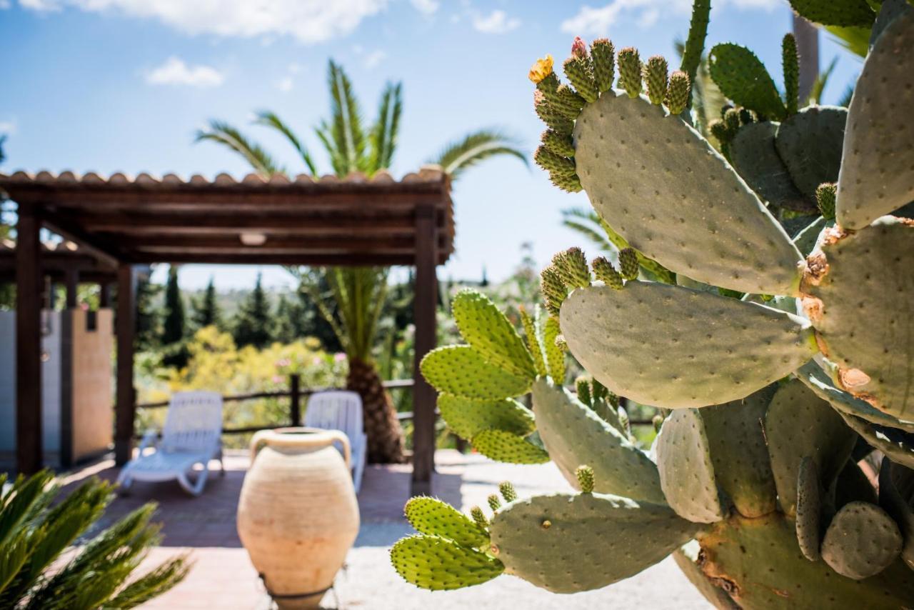 Agriturismo Vecchia Masseria Charme&Relax Сан-Микеле-ди-Ганцария Экстерьер фото