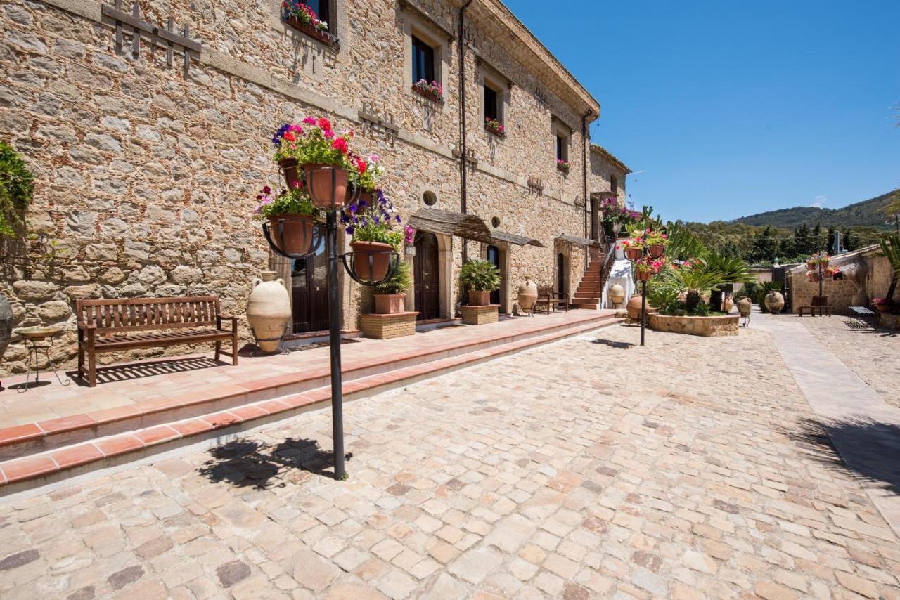 Agriturismo Vecchia Masseria Charme&Relax Сан-Микеле-ди-Ганцария Экстерьер фото